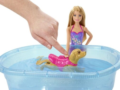 Barbie Nuota Coi Cuccioli